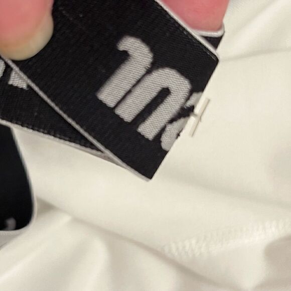 Nike Women’s Tank Top  - Picture 8 of 8